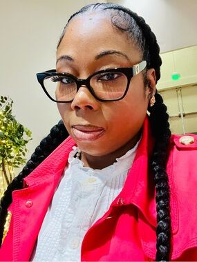 Meet your Posher, Latonya